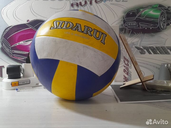 Волейбольный мяч
