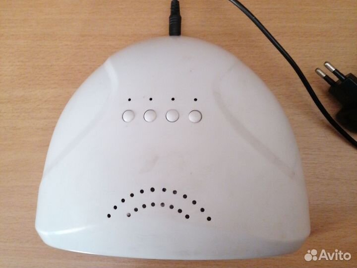 Сушилка-лампа для ногтей новая