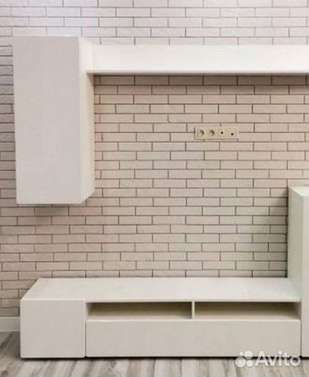 Стенка горка в гостиную белая