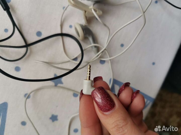 Наушники для телефона