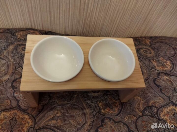 Миски с подставкой для животных