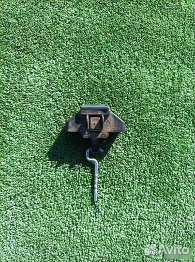 Замок багажника Renault Logan 2017