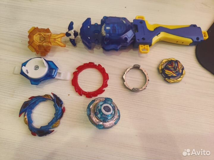 Волчок оригинальный BayBlade от Takara Tomy