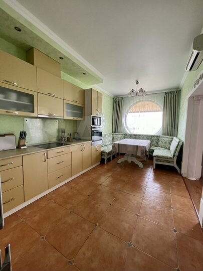 3-к. апартаменты, 122 м², 1/4 эт.