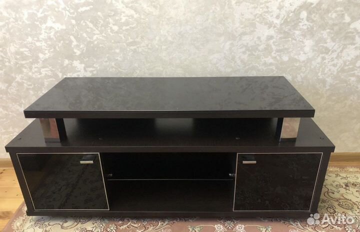 Тумба под телевизор
