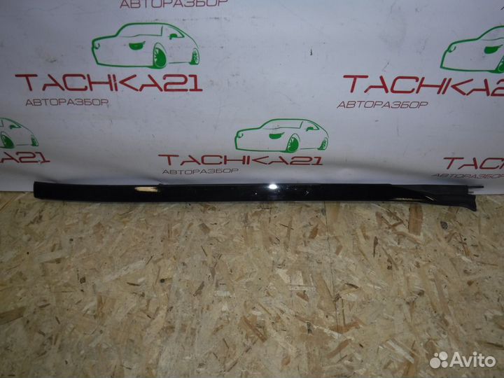 Накладка стекла левая BMW X5 G05 (2018+)