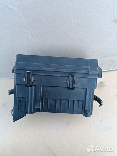 Блок предохранителей 2.4L Opel Antara.Оригинал