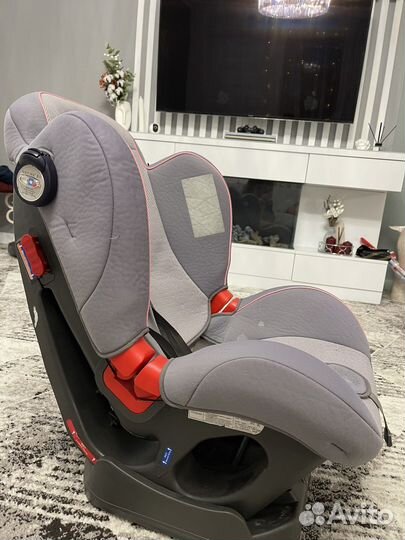 Автомобильное кресло