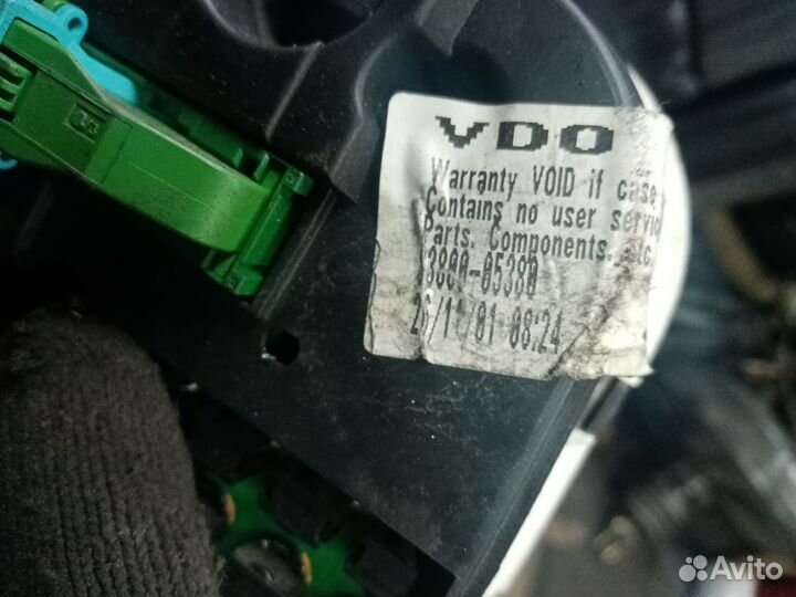 Панель приборов на Тойота Авенсис 02г