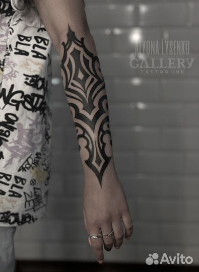 Орнаментальная татуировка в СПб