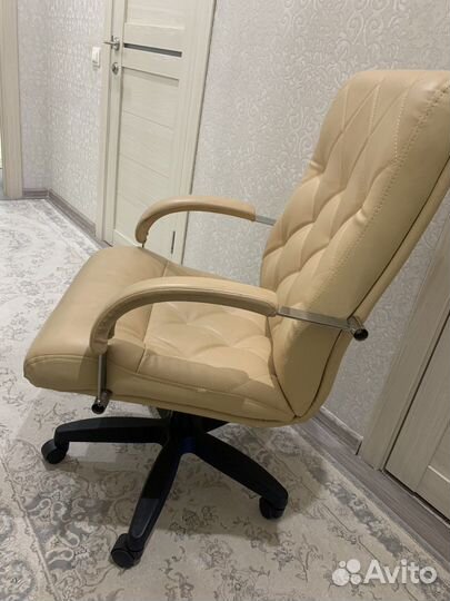 Офисное кресло руководителя бу кожаное