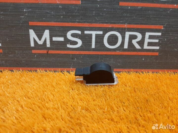 Плафон освещения передний правый Audi Q5 8R cdnc