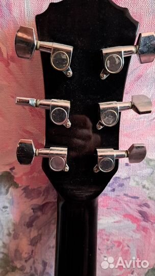 Акустическая гитара