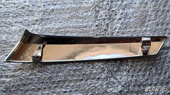 Молдинг решетки радиатора Toyota Land Cruiser Prad