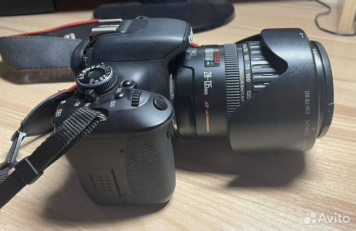 Зеркальный фотоаппарат Canon EOS 600D