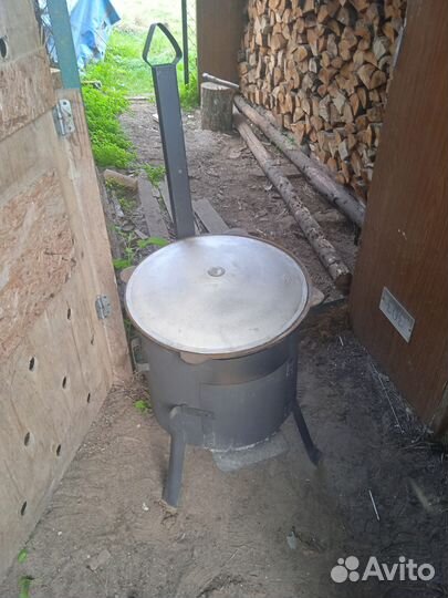 Казан чугунный 22л, печь с трубой