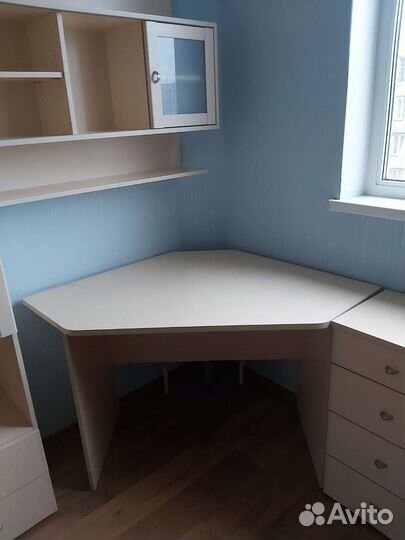 Комплект мебели для школьного уголка