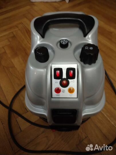 Моющий пылесос Белый кот