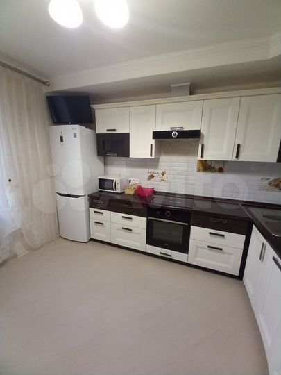 2-к. квартира, 72,2 м², 8/17 эт.