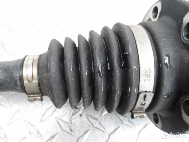 Полуось передняя R Volkswagen Touareg 1 7L 7L04072