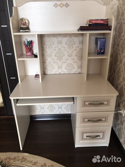 Компьютерный столик для ноутбука