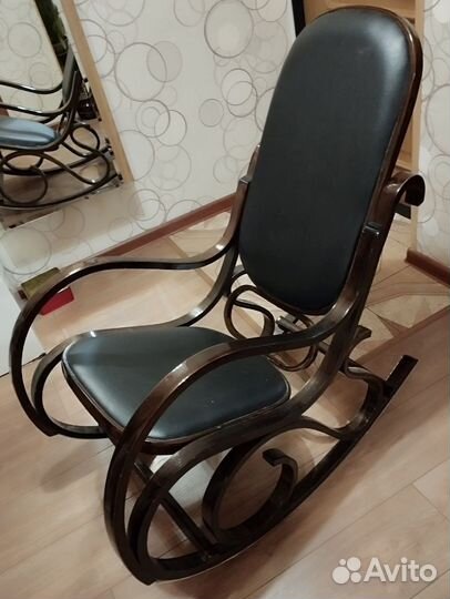 Кресло качалка из ротанга б/у