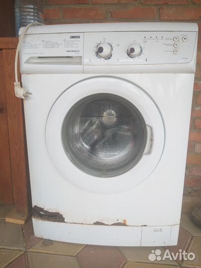 Стиральная машина на запчасти zanussi