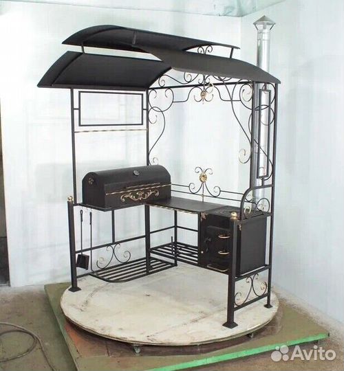 Мангал с крышей