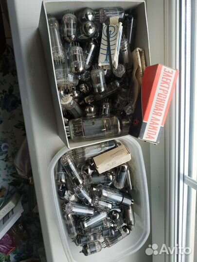 Радиолампа с хранения