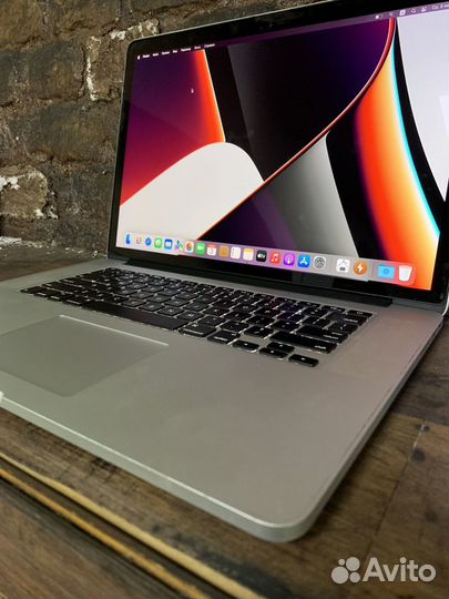 Apple MacBook Pro 15 i7/16Gb В Идеале + Чехол