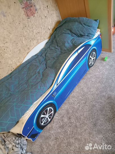 Детская кровать машинка