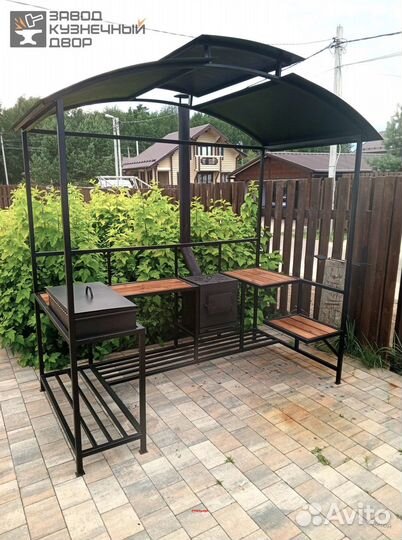 Мангал кованый с крышей