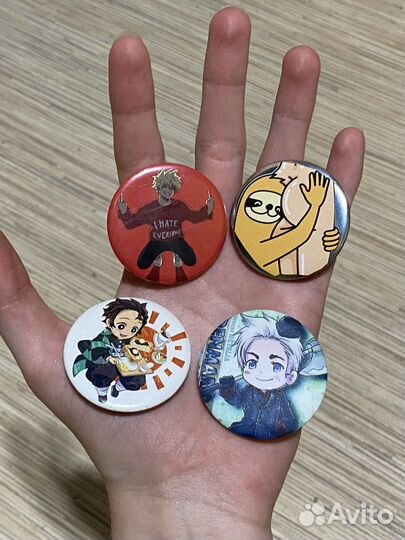 Аниме фигурки, плакаты, значки