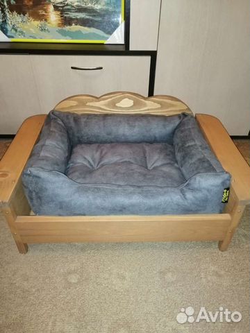 Лежанка для животных деревянная с подушкой