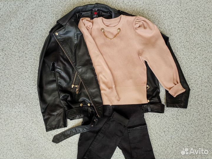 Пуловер женский розовый с цепью 46