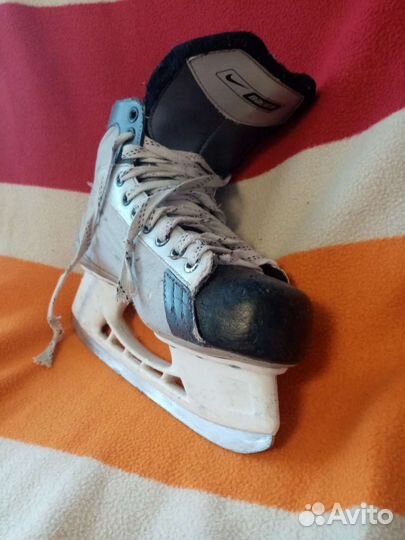 Продам коньки