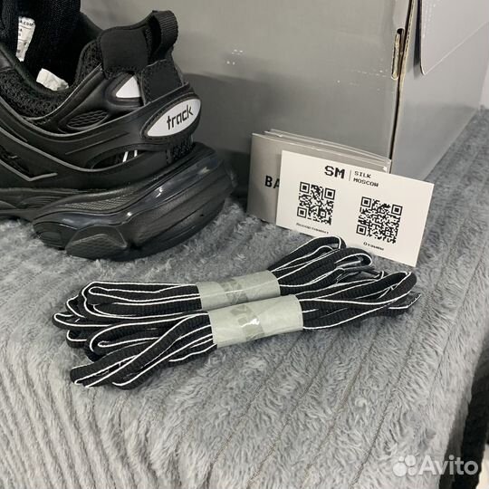 Balenciaga track 1 black