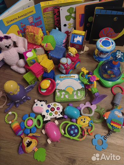 Детские развивающие игрушки с рождения до 1,5 лет