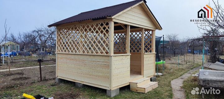 Беседка с мангальной зоной