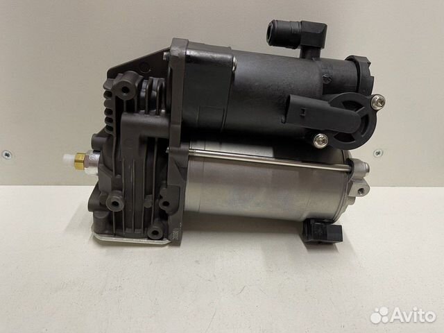 Пневмокомпрессор Land Rover Discovery LR045251