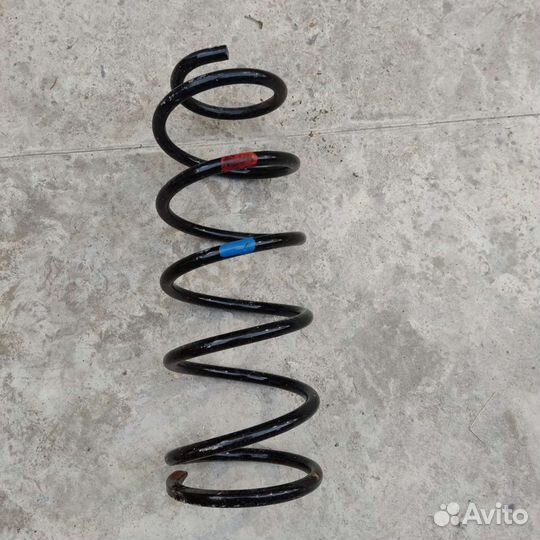 Пружина задняя на ландкрузер 200