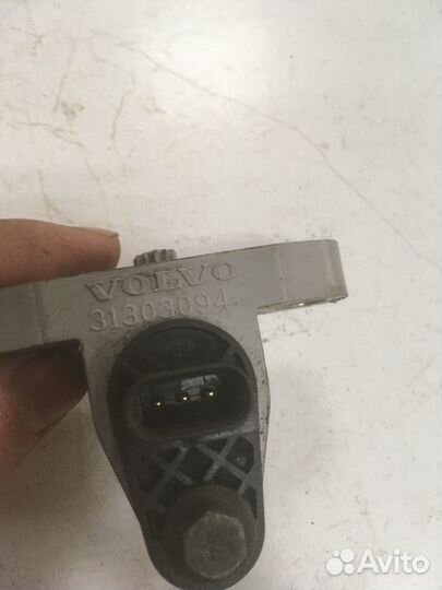 0261210338 bosch Датчик положения коленвала volvo