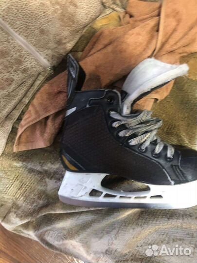 Коньки хоккейные