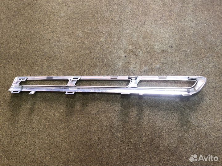 Накладка решетки радиатора хром правая верхняя