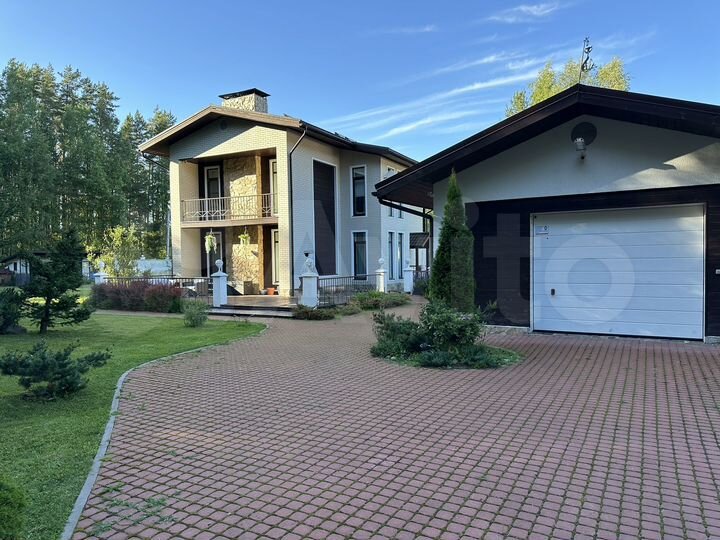 Дом 199,6 м² на участке 16 сот.