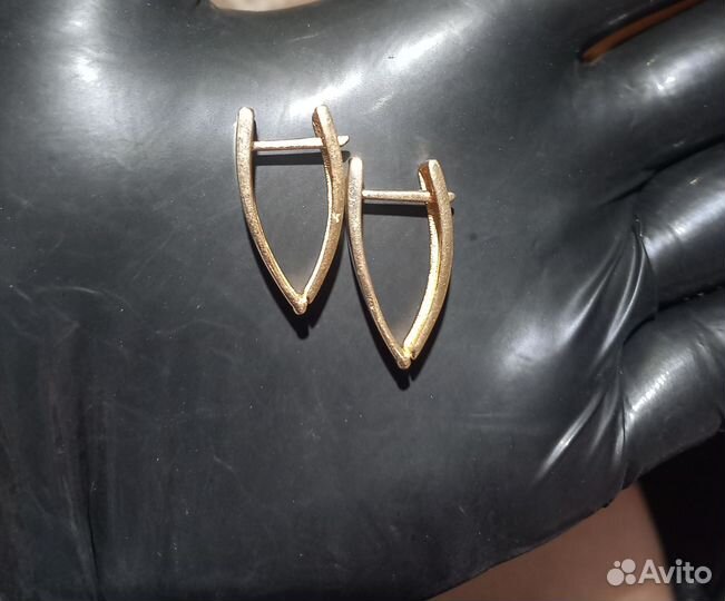 Золотые серьги