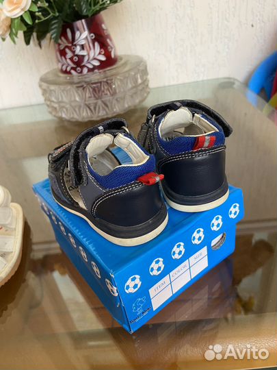 Сандали детские 19 размер