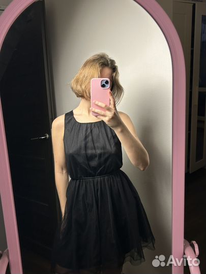 Чёрное женское платье