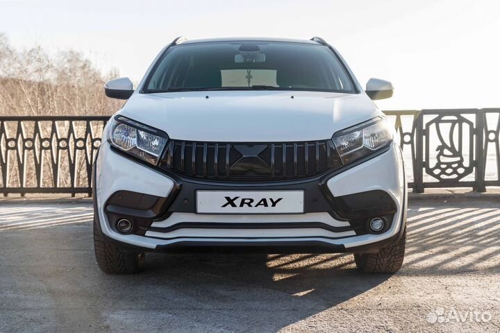 Решетка радиатора LADA X Ray 