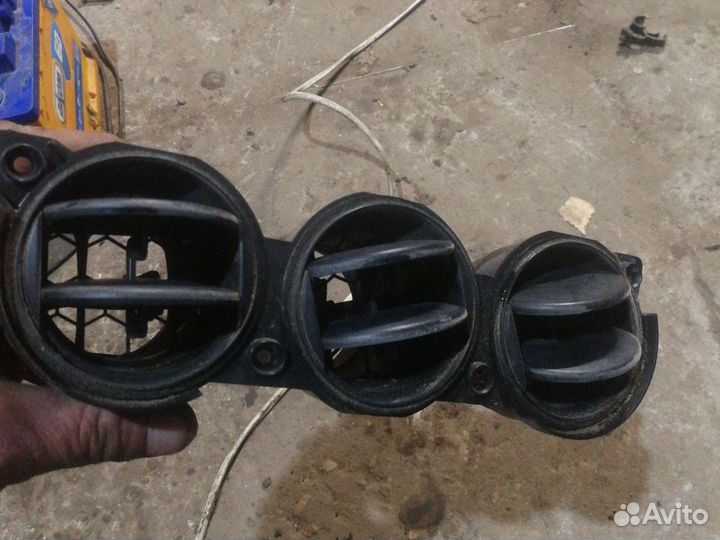 Воздуховод торпедо центральный мазда 6gg Mazda 6 G